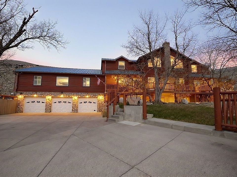 1st image of 717 Scarlet Dr