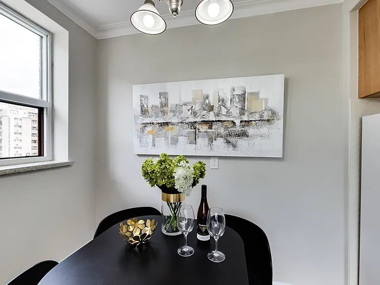 460 Eglinton Ave E #503 — Photo 22