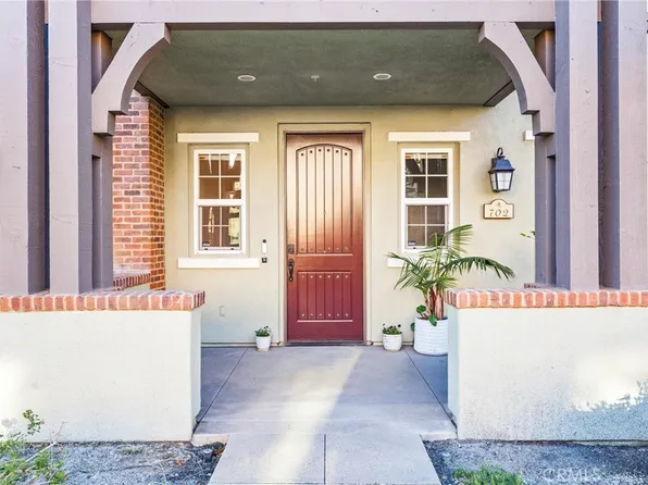 702 E Valencia St, Anaheim, CA 92805