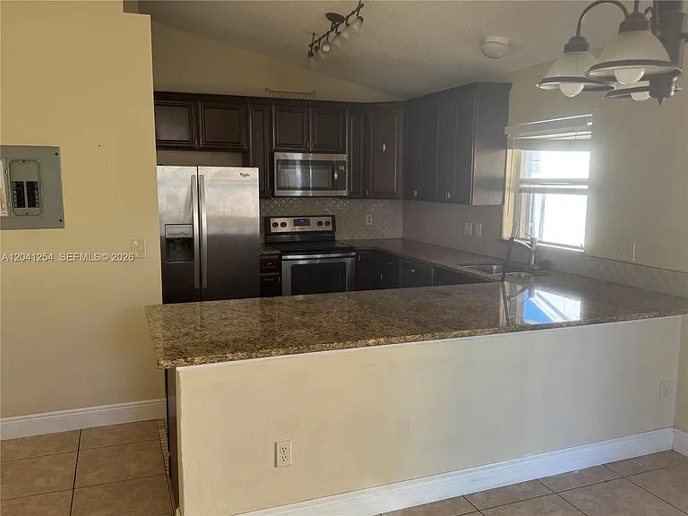 2399 Harbor Town Dr — Photo 6