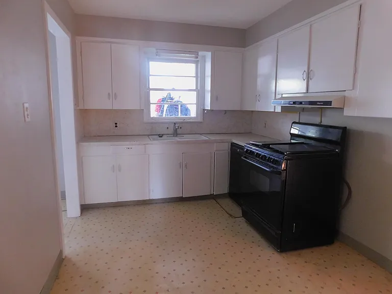 3245 Murphy St — Photo 4