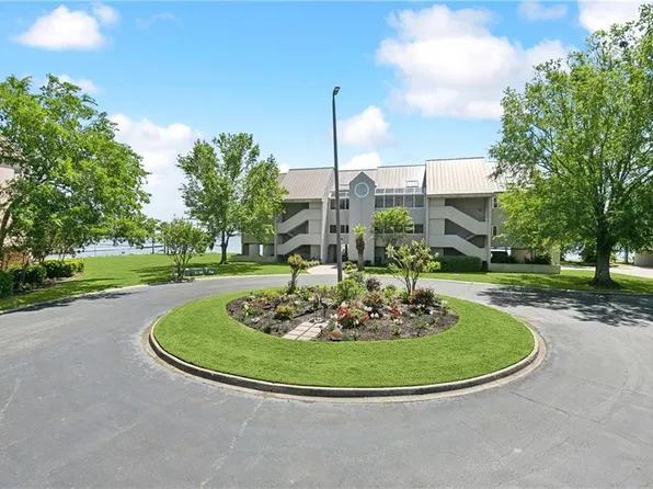 402 Mariners Is #2B, Mandeville, LA 70448