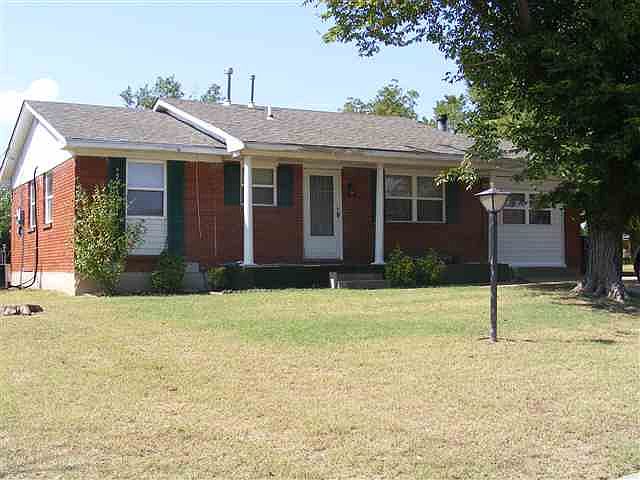 1st image of 5818 NW Kinyon Ave