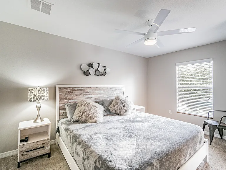 2907 W Chestnut St — Photo 23