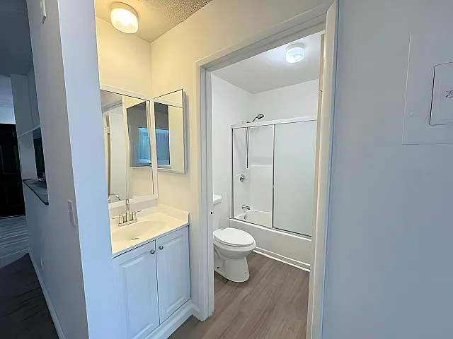 3963 Melrose Ave #2 — Photo 10