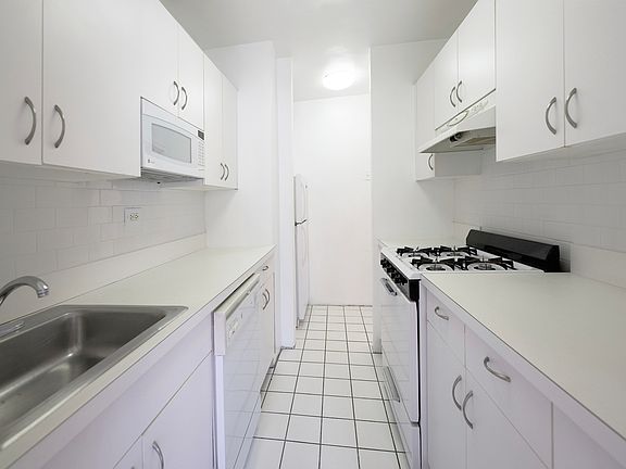 5th image of 155 E 34th St APT 4F