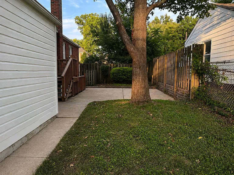 1219 N Geyer Rd — Photo 27