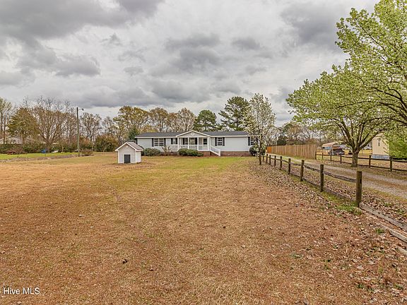 2nd image of 833 Ruskin Road