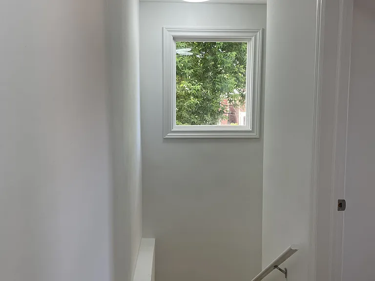 48 Torrens Ave #UPPER — Photo 5