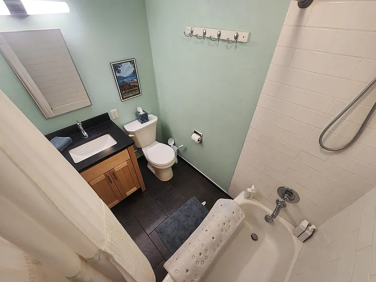 520 SE Highland Way — Photo 11
