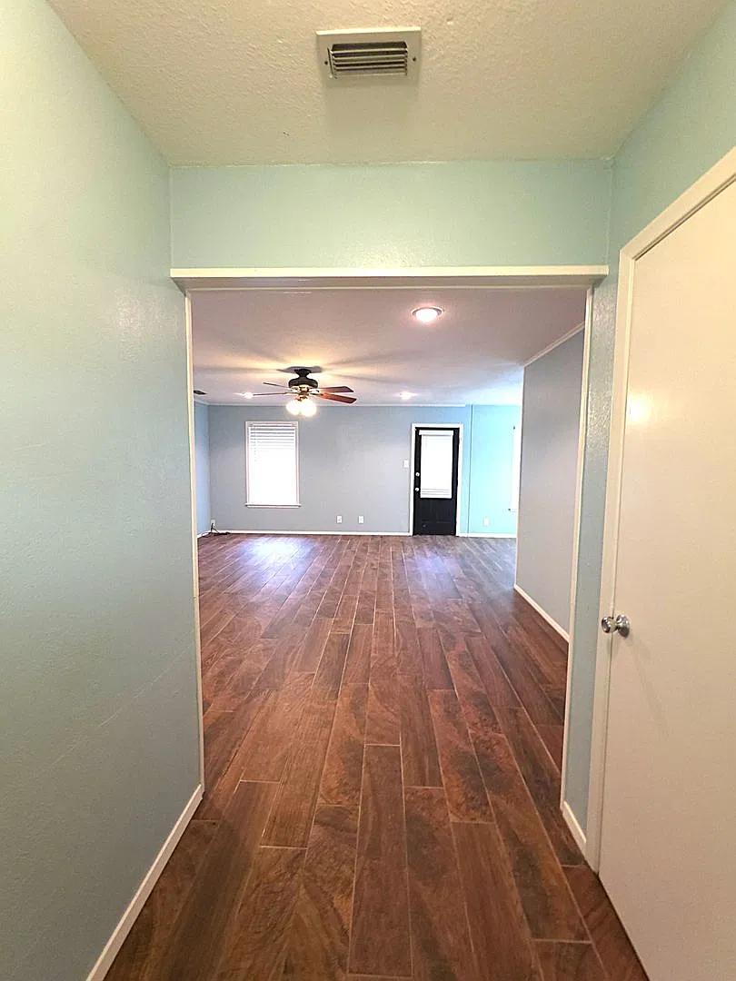Charming Home in the Heart of Whitehouse! — Photo 4