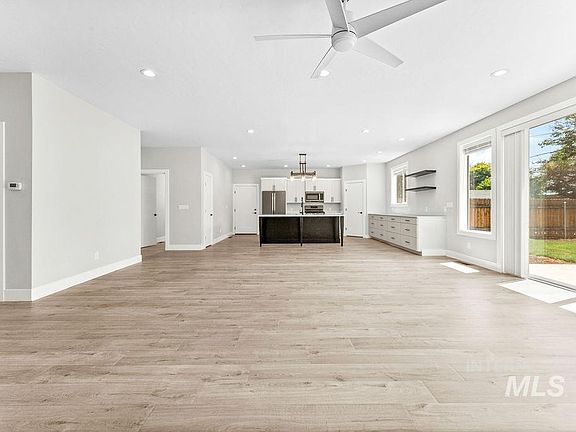 4th image of 2837 W Lemhi St