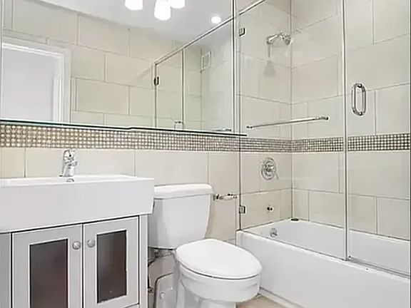 5th image of 488 7th Ave APT 6G