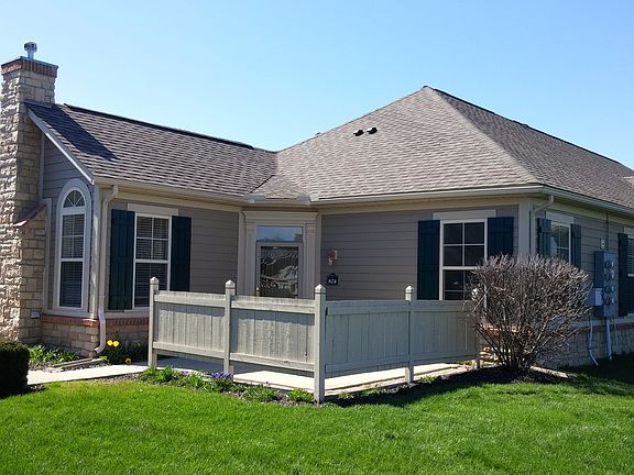 2nd image of 824 Lambton Cir