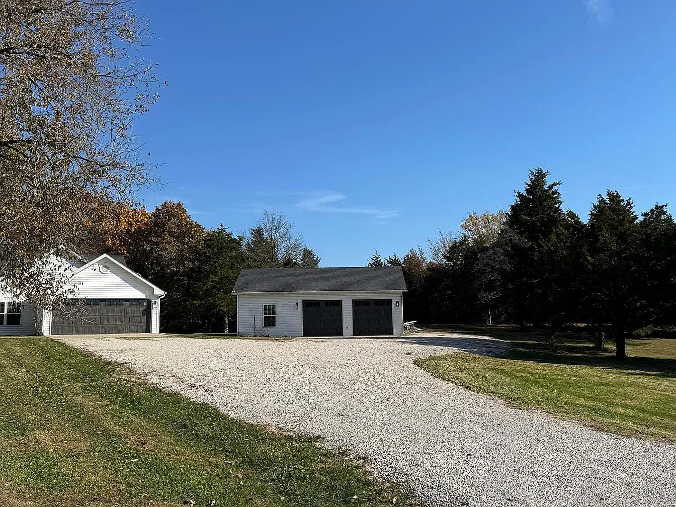 3 bed, 2.5 bath, 1758 sqft, $2,500 — Photo 4