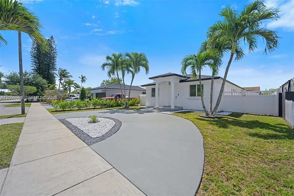 3 bed, $3,800 — Photo 4