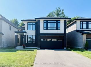 921 Atrium Rdg, Ottawa, ON K4M 0N6