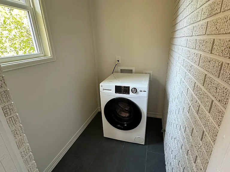 Washer/Dryer Combo Unit, Large laundry area