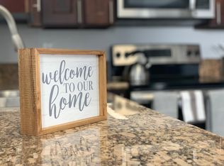 404 S Waverly Ln, Fresno, CA 93727