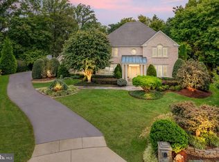 9707 Carmel Ct, Bethesda, MD 20817