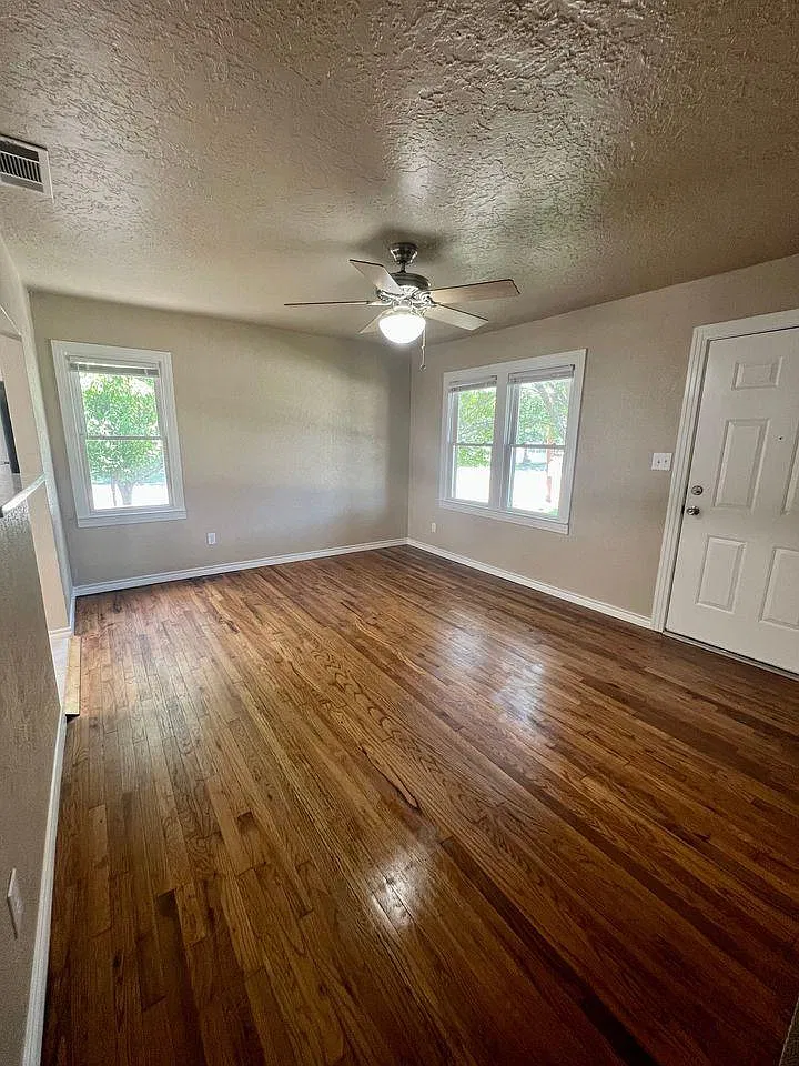 5621 Watters Pl — Photo 2
