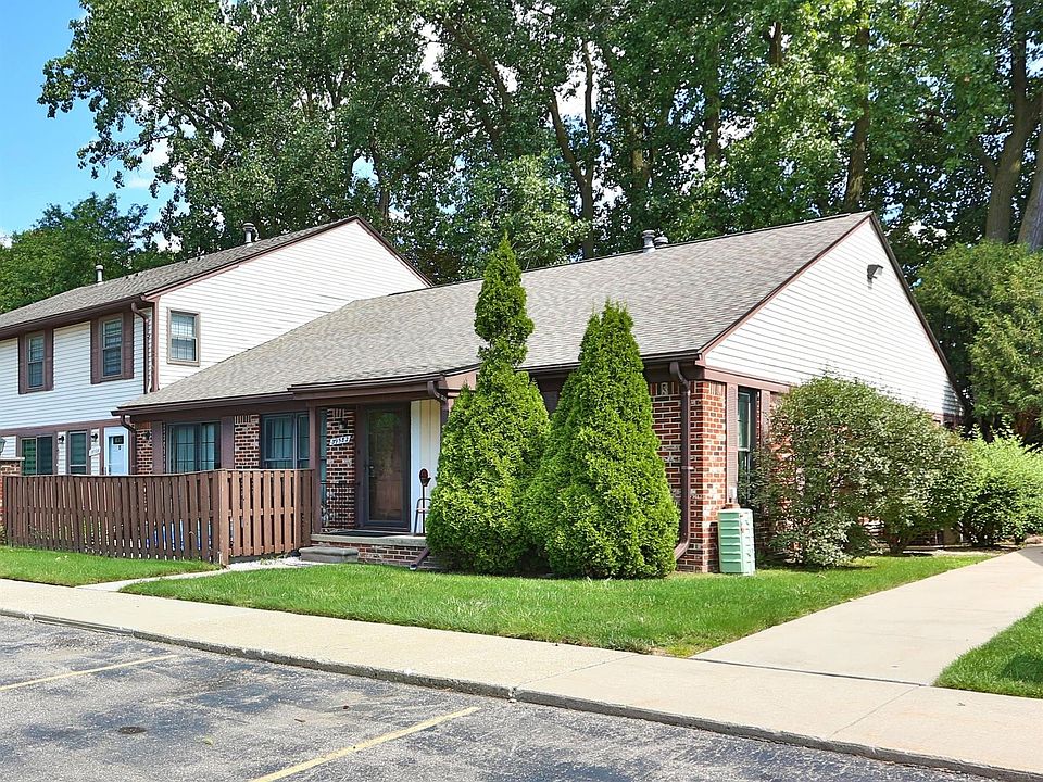 1st image of 39594 Old Dominion Dr #4