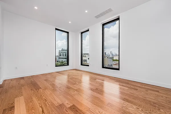 Rented by Nooklyn NYC LLC | media 41