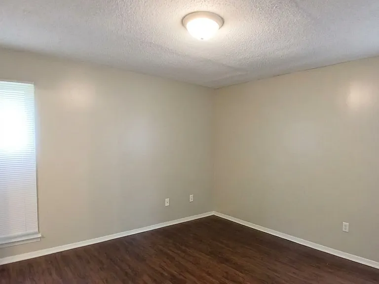 4407 Howardcrest Dr — Photo 13