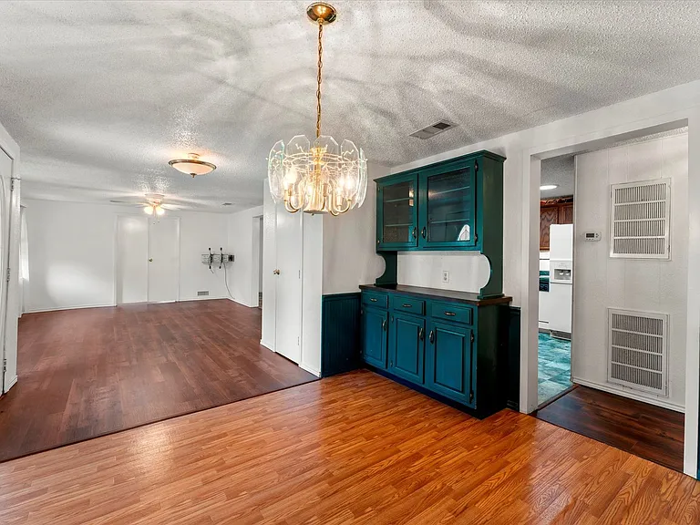 602 Legendary Ln — Photo 10