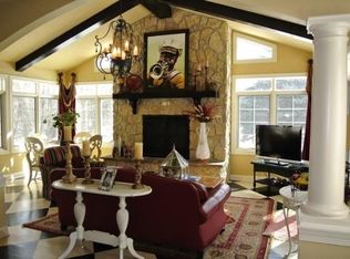 N29W30645 Foxwood Dr, Pewaukee, WI 53072