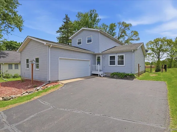 142 Mill St, Ortonville, MI 48462