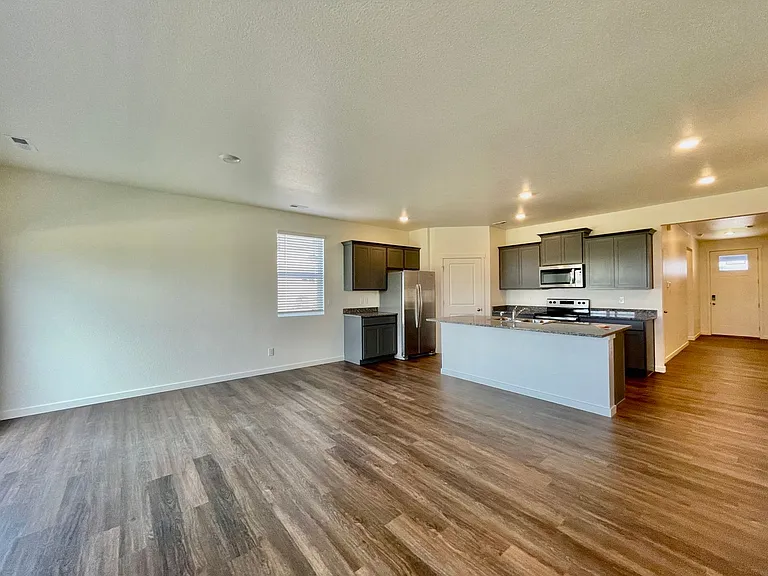 6051 Holstein Dr — Photo 3