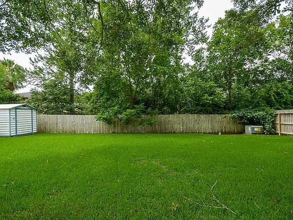 5th image of 7103 Bahia Ln