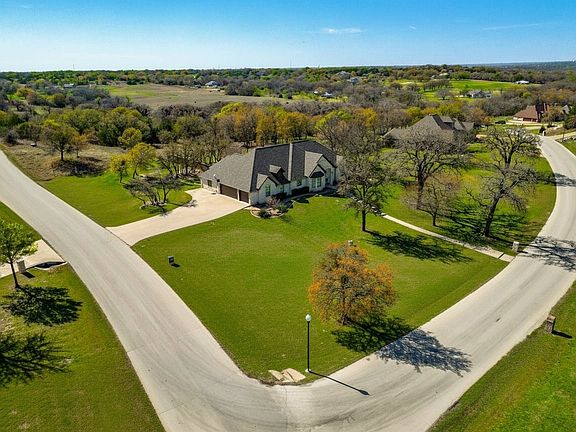 4th image of 221 Arapahoe Rdg