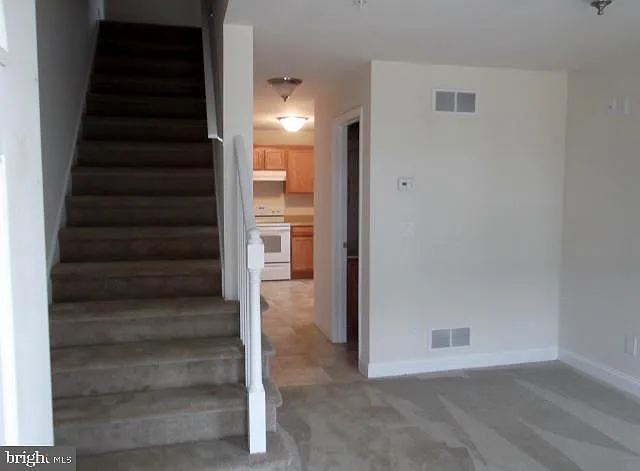 2 bed, 1.5 bath, 900 sqft, $1,450 — Photo 4