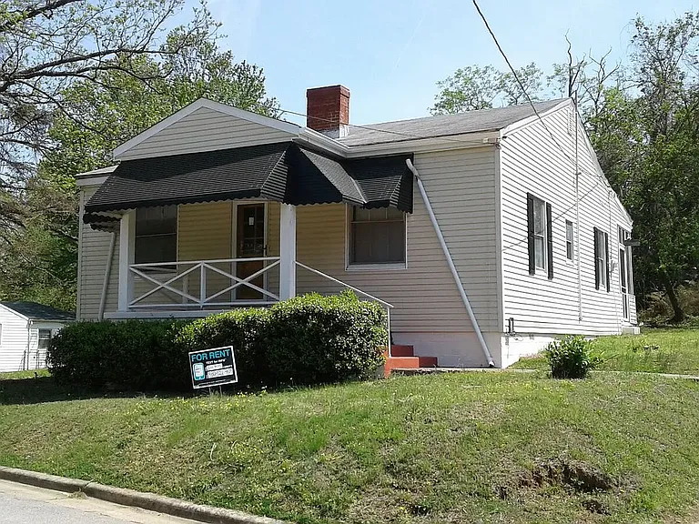 216 Kinzer Ave — Photo 1
