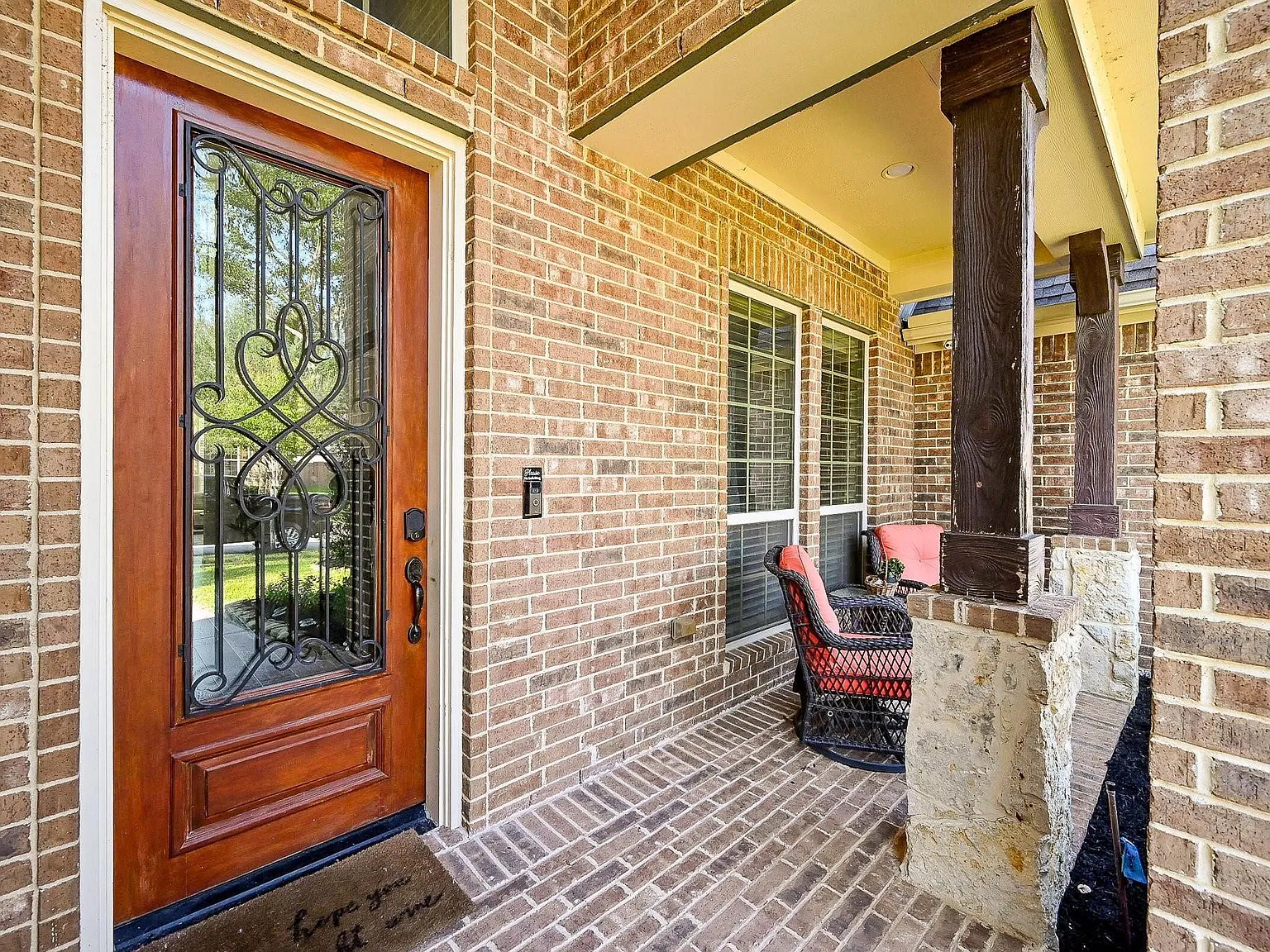5 bed, 4.5 bath, 4530 sqft, $4,500 — Photo 2