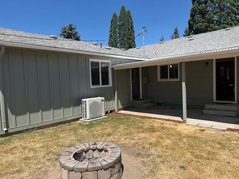 1331 G St — Photo 16