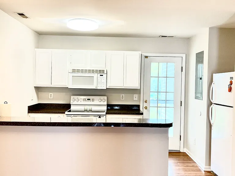 4513 Country Club Rd #F103 — Photo 5