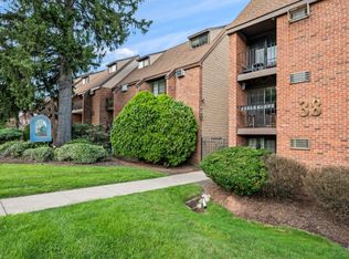 38 N Main St APT 7, West Hartford, CT 06107