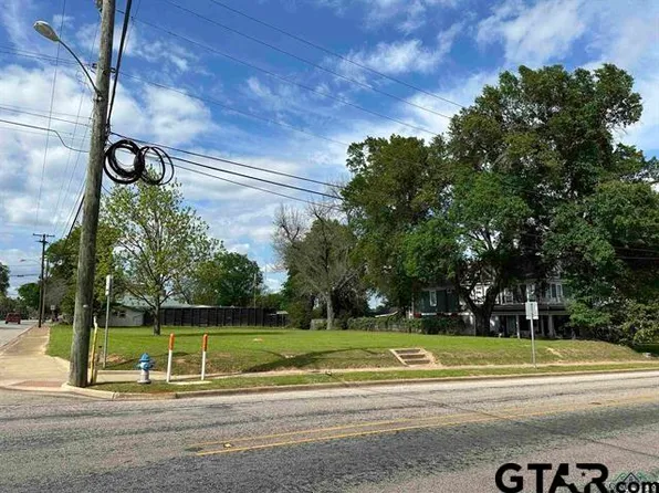 301 E Main St, Henderson, TX 75652
