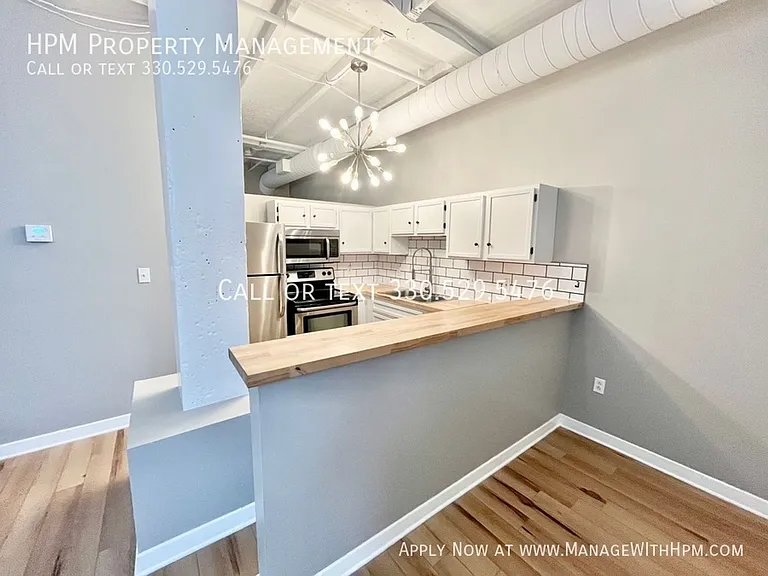 1133 W 9th Street — Photo 35