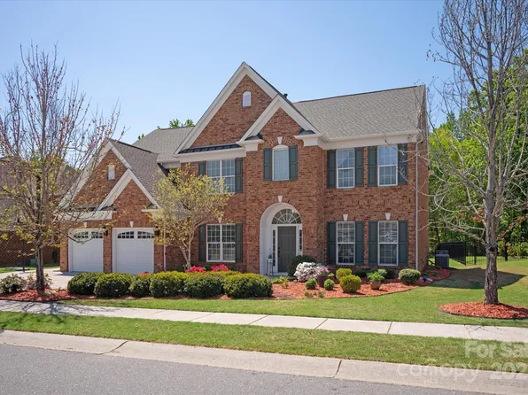 10104 Silverling Dr, Waxhaw, NC 28173