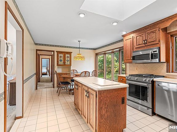 4th image of 168 Rafkind Rd