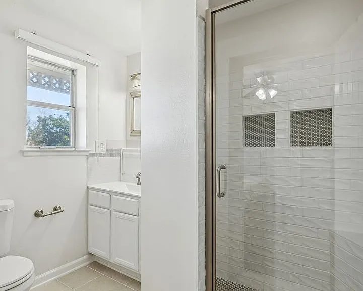 833 Rose Park Dr — Photo 21