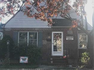 18 Merton Ave, Lynbrook, NY 11563