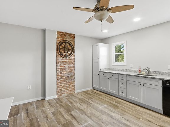 4th image of 3544 Ash St