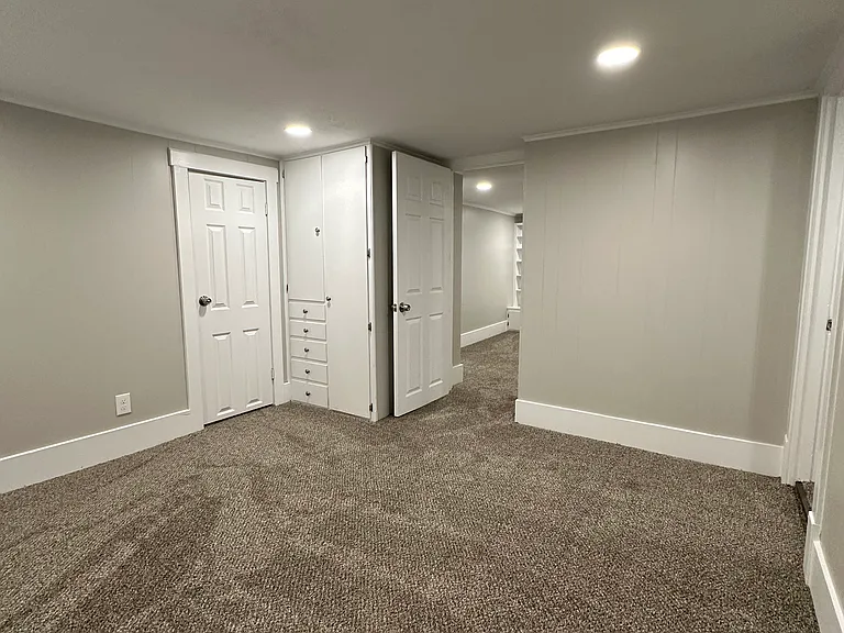 63 E Poplar St #B — Photo 14