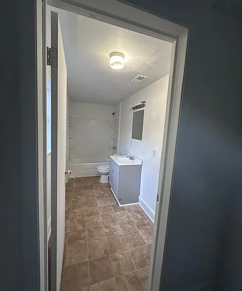 329 Maple Ave — Photo 4