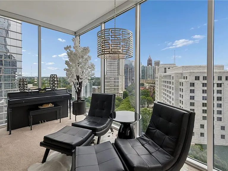 1080 Peachtree St NE #1411 — Photo 26